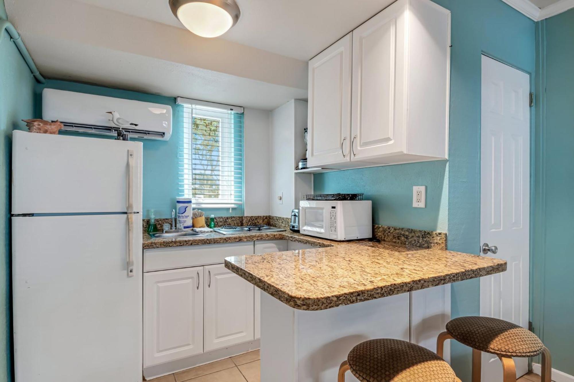 Tropic Terrace #4 - Beachfront Rental Apts St. Pete Beach Kültér fotó