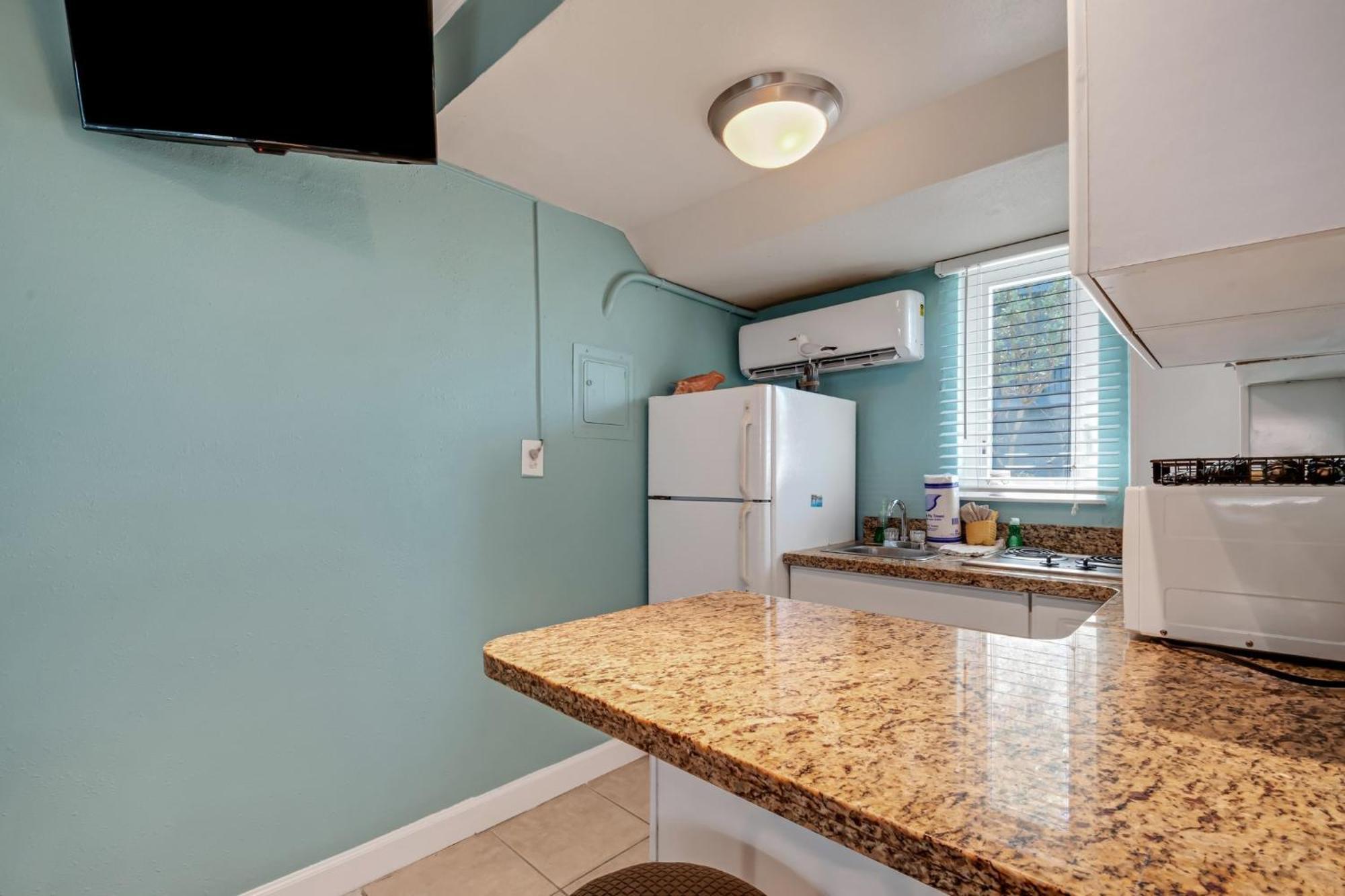 Tropic Terrace #4 - Beachfront Rental Apts St. Pete Beach Kültér fotó